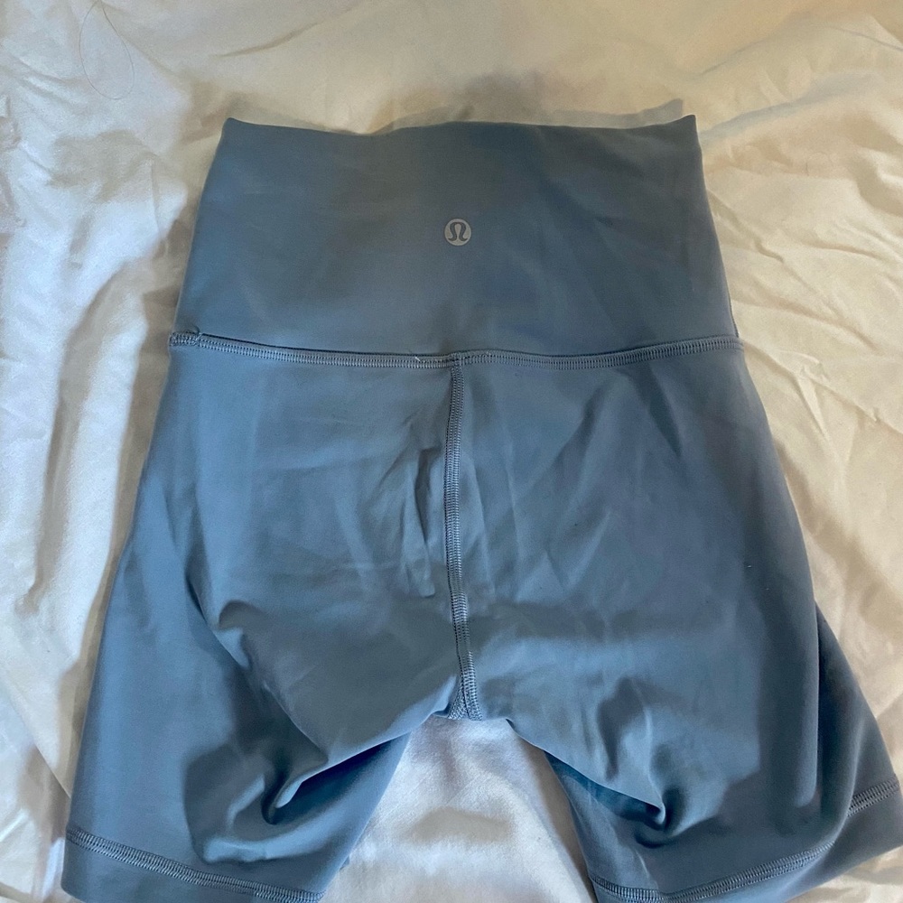 LULULEMON ATHLETIC BIKE SHORTS 6 in